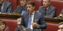 Conte a Meloni: “Salario minimo? Mi ha detto ‘ci penserò’ e subito dopo ha aumentato lo stipendio a Brunetta e ai ministri” – Video