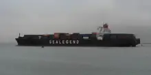 Una nave container cinese ha compiuto il primo viaggio commerciale diretto verso l’Europa attraverso l’Artico