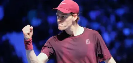 Sinner trionfa a Vienna: battuto Zverev in tre set. È il quarto titolo del 2025