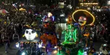 La spettacolare sfilata per il Dìa de los muertos a Città del Messico: in testa alla processione c’è Catrina – Video