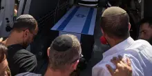 “Da Hamas una bara coi resti di un ostaggio già restituito”: Netanyahu convoca riunione. Onu: “Preoccupati per attacco a Unifil”