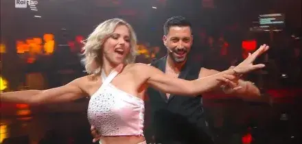 “Durante una intervista a Radio Vaticana hanno tirato lo sciacquone e si è sentito. La bellezza? Un bel faccino in tv serve. Non sono sexy”: così Francesca Fialdini
