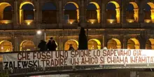 “Spione lo sapevamo già, ma tradire un amico è infamità”: cosa c’è dietro lo striscione minaccioso apparso a Roma contro Zalewski