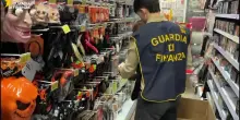 Halloween, 118mila articoli sequestrati: senza marchio di garanzia e potenzialmente pericolosi
