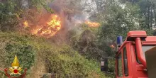 La Sicilia brucia, 380 roghi in un giorno
