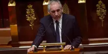 Maledetto debito, Bayrou vuole tagliare 44 miliardi e due festivi