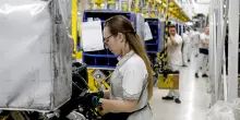Stellantis declassata da Moody’s. La Fiom non firma gli esuberi
