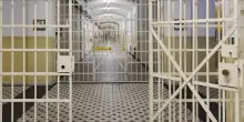 «Senza respiro» detenuti, operatori e agenti. Celle «a rischio deflagrazione»