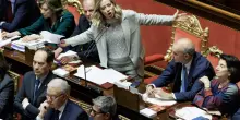 Il favoloso mondo di Meloni smontato dalle opposizioni