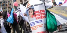 Fine vita, la maggioranza esegue i diktat pro life. Bagarre al Senato