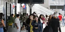 Il black out a Cannes: occhiali scuri, croissant e vulnerabilità