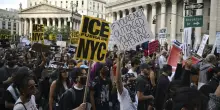 Il movimento «No Kings» ora divampa negli Stati uniti