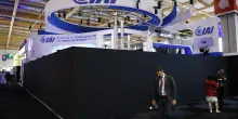 «Guerre à la guerre», la protesta francese contro il Paris Air Show
