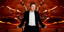 Daniel Harding, esplosioni rumorose e dolci canti. La perfetta sinfonia