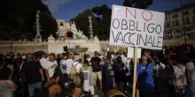 Pressing su Schillaci perché annulli le nomine dei no vax