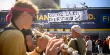 Leoncavallo rifiuta il bando e rilancia «Siamo nomadi»
