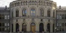 Vota la Norvegia, “blocco rosso” davanti. L’estrema destra insidia i conservatori