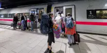 Viaggiare in treno costa più dell’aereo ma c’è il trucco