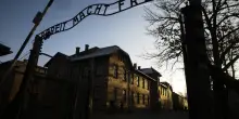 Gite ad Auschwitz, Roccella e gli scheletri nell’armadio