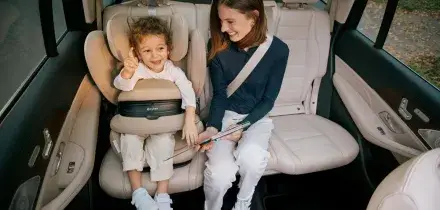 Sicurezza in auto, un terzo dei genitori sbaglia a usare il seggiolino