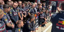 F1, a Imola la Red Bull fa 400 GP: la FOTO celebrativa di gruppo