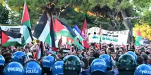 Corteo Pro Pal a Venezia, migliaia di manifestanti per Gaza: sicurezza rafforzata. FOTO