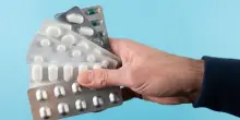 Farmaci e caldo, i rischi per la conservazione e il dosaggio. I consigli di Aifa