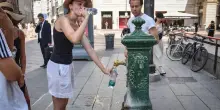 Caldo, oggi 20 città da bollino rosso. Temporali dal week-end