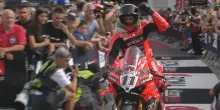 Superbike, Bulega vince Gara 2 davanti a Razgatlioglu. Ad Aruba-Ducati il titolo squadre