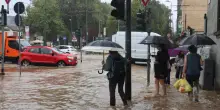 Maltempo al Nord, a Milano esonda il Seveso. Donna dispersa nell'Alessandrino