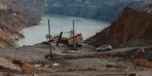 Ucraina Russia, firmato accordo Usa-Kiev sui minerali. Ok a fondo ricostruzione