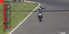 SBK, Razgatlioglu vince Gara 1 a Magny-Cours: l'ultimo giro