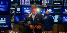 Dazi, crollano Borse europee: bruciati 269 mld, Milano -2,55%. Male anche Wall Street