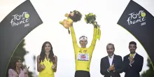 Tour de France, van Aert vince l'ultima tappa a Parigi, Pogacar festeggia la maglia gialla