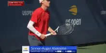 Sinner: il warm up prima della sfida con Auger-Aliassime