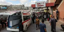 Gaza, i raid dell'Idf fanno più di 100 morti. Siria, accordo per cessate il fuoco