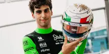 F1, Bortoleto svela il suo casco per il GP d'Italia a Monza. FOTO