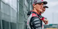 F1, GP Canada: le tute celebrative di Bearman e Ocon per le 200 gare della Haas. FOTO