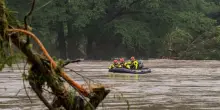 Alluvione in Texas, aumenta il bilancio delle vittime: le immagini dei soccorsi. FOTO