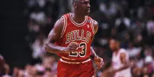 Maglia di Michael Jordan venduta a 2.6 milioni di dollari: la top-15 dei cimeli all-time