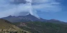 Eruzione Etna, le incredibili immagini della nube