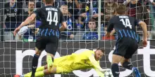 Bruges-Monaco, fa tutto Mignolet: fallo da rigore, lo para e poi si fa male. VIDEO