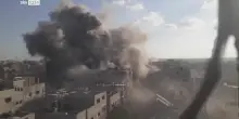 Striscia di Gaza, bombardamenti israeliani causano 26 morti