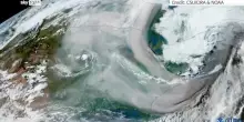 Incendi in Canada, le immagini dal satellite