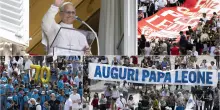 Papa Leone XIV compie 70 anni, gli auguri da tutto il mondo per Robert Francis Prevost