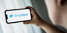 Condividere video di Onlyfans con altri è revenge porn: la sentenza della Cassazione