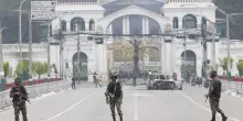 Proteste in Nepal, l'esercito impone il coprifuoco
