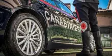 «Ho ucciso mia moglie». Chiama il 112 per costituirsi ma è una trappola: voleva far saltare in aria carabinieri e poliziotti