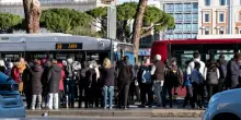 Sciopero trasporti maggio 2025, il calendario: treni, aerei e mezzi pubblici a rischio. Date, dove e fasce garantite