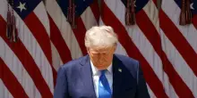 Trump, un altro colpo: un giudice scelto da lui in Texas vieta l?uso della legge del 1798 per deportare i migranti